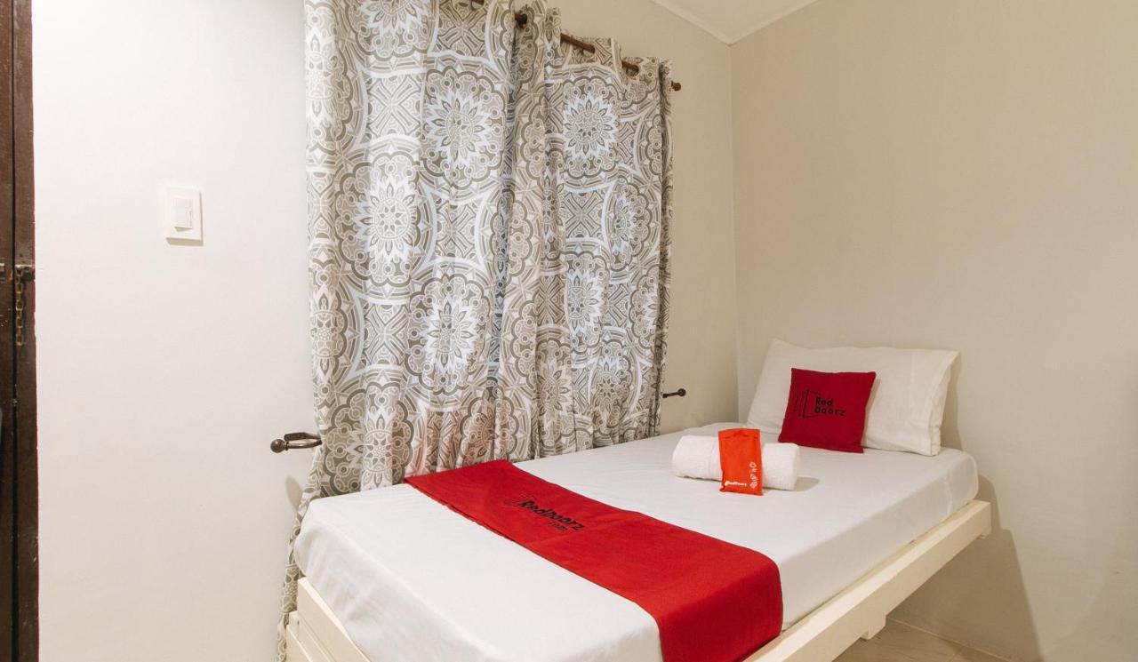 RedDoorz Premium @ Ouan's the Farm Resort Lucena Exterior foto