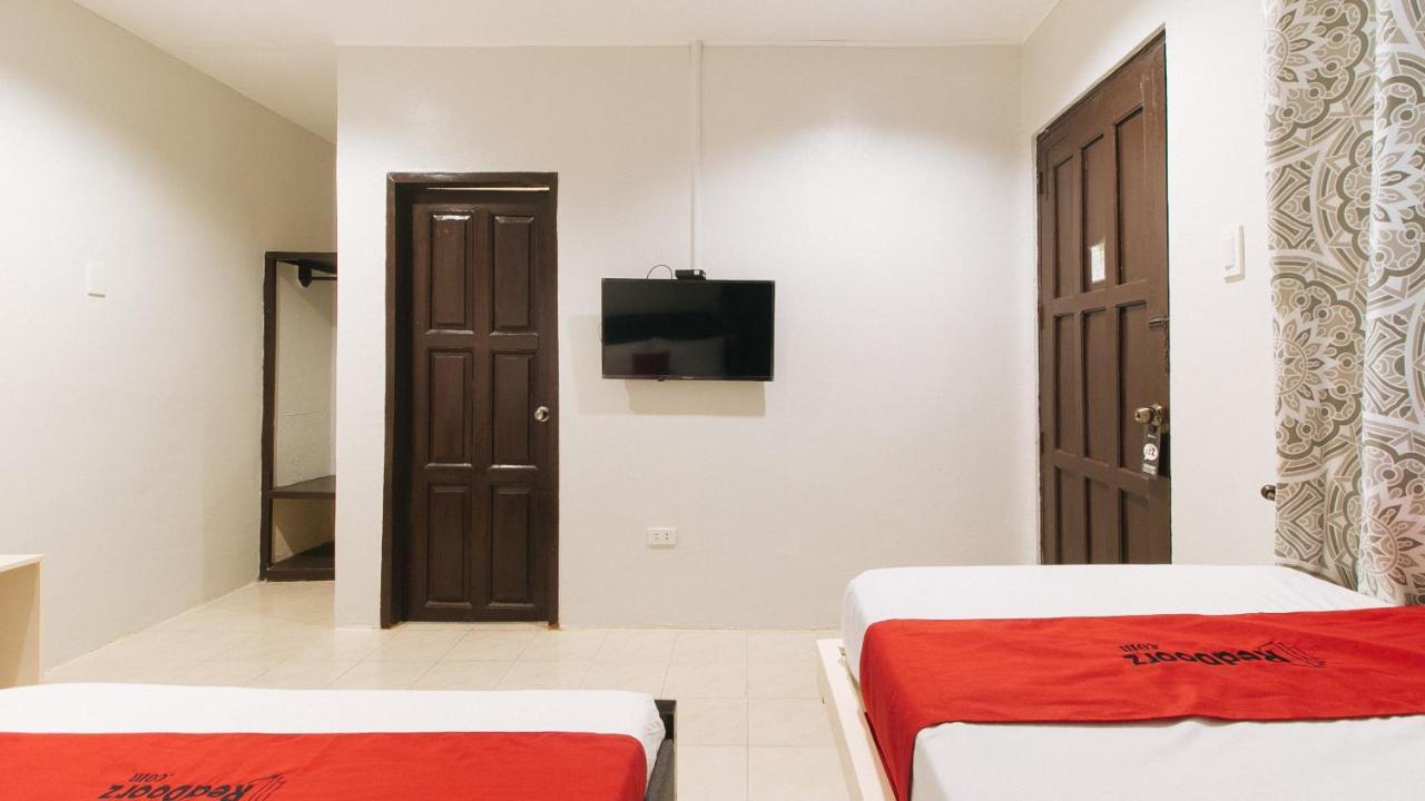 RedDoorz Premium @ Ouan's the Farm Resort Lucena Exterior foto