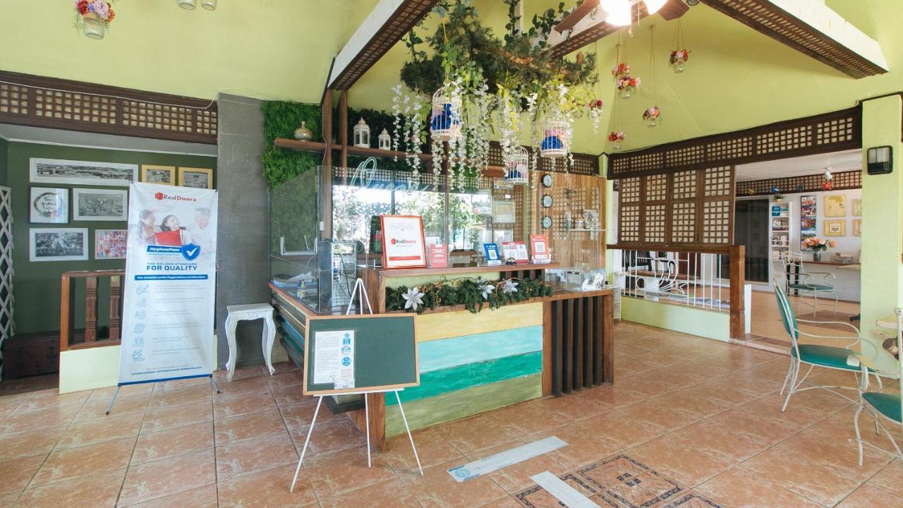 RedDoorz Premium @ Ouan's the Farm Resort Lucena Exterior foto