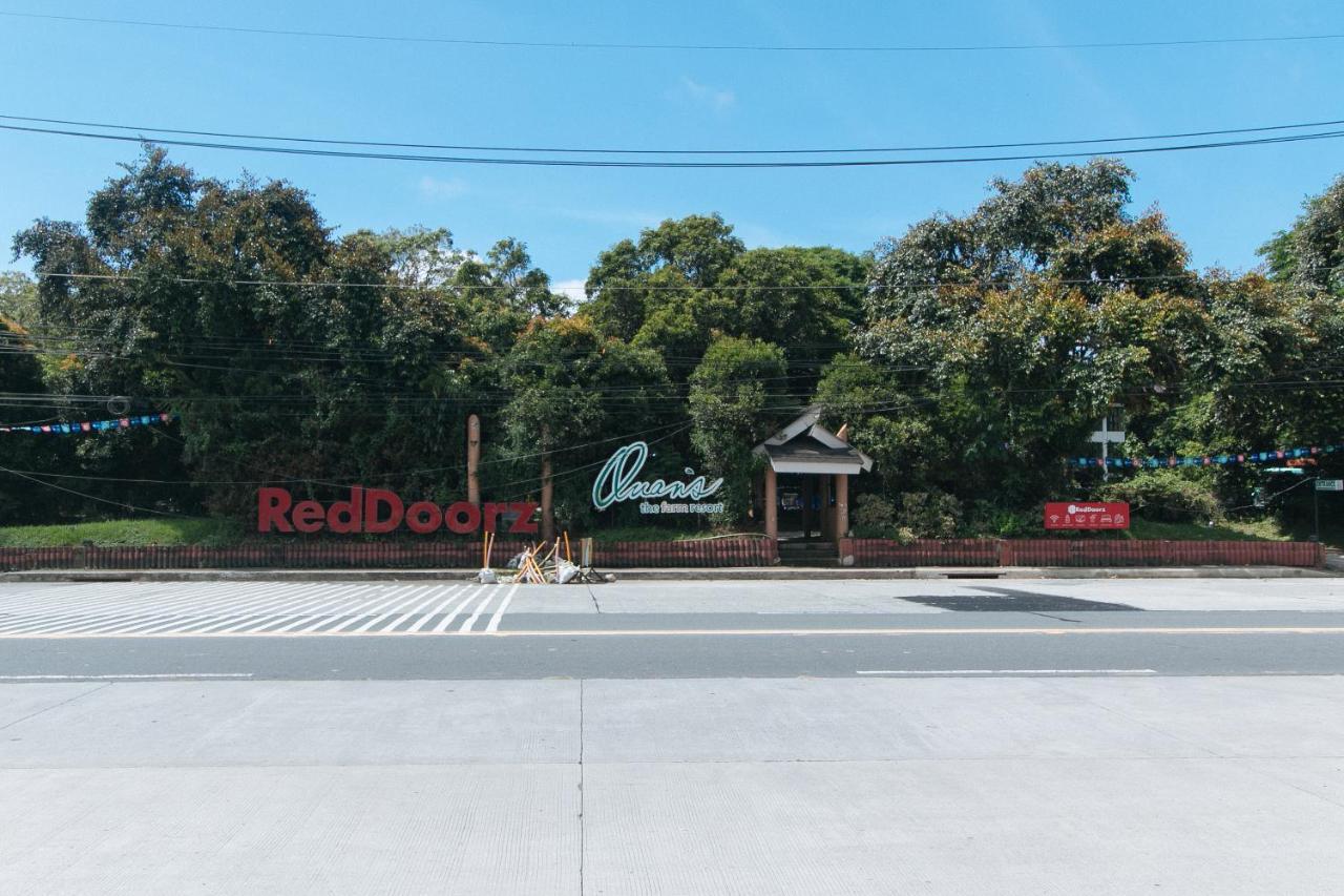 RedDoorz Premium @ Ouan's the Farm Resort Lucena Exterior foto