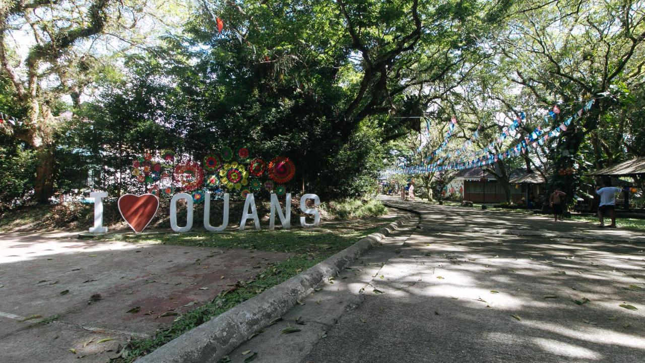 RedDoorz Premium @ Ouan's the Farm Resort Lucena Exterior foto