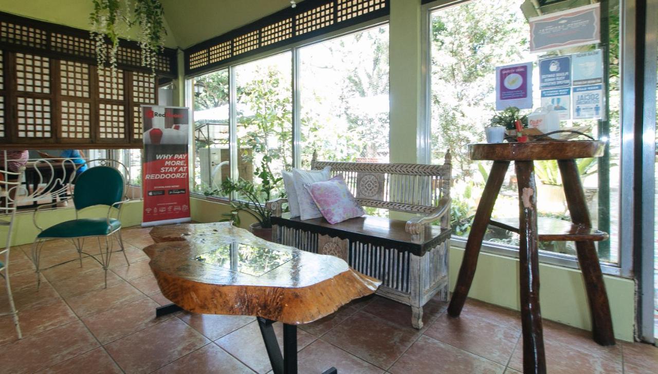RedDoorz Premium @ Ouan's the Farm Resort Lucena Exterior foto