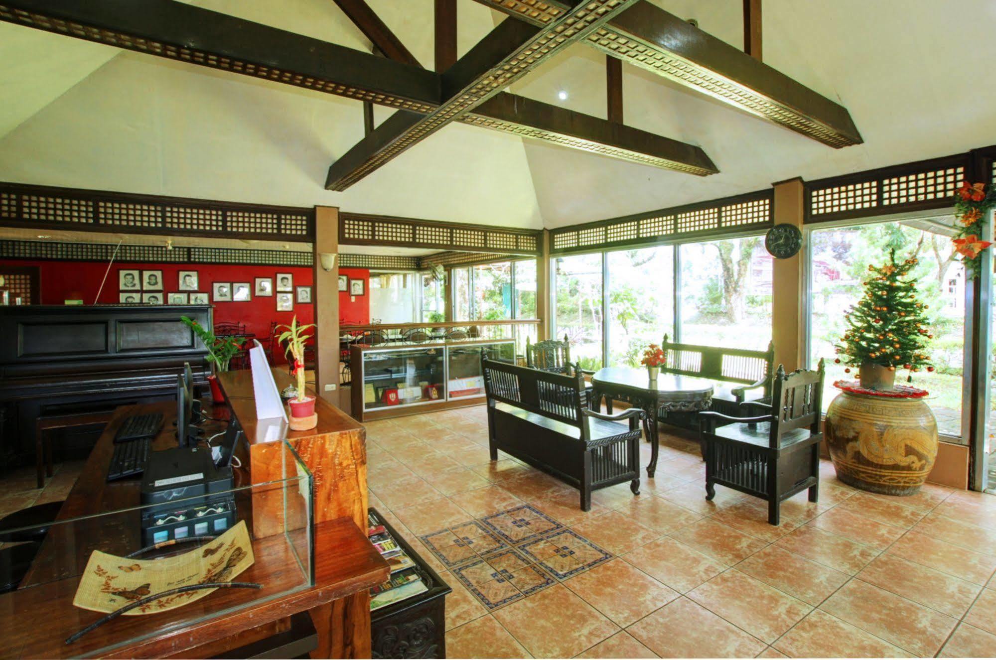 RedDoorz Premium @ Ouan's the Farm Resort Lucena Exterior foto