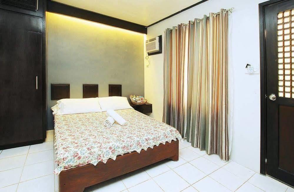 RedDoorz Premium @ Ouan's the Farm Resort Lucena Exterior foto