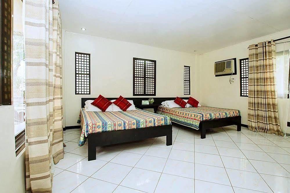 RedDoorz Premium @ Ouan's the Farm Resort Lucena Exterior foto